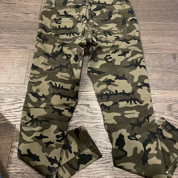 Camouflage skinny pants - Picture 2 of 3